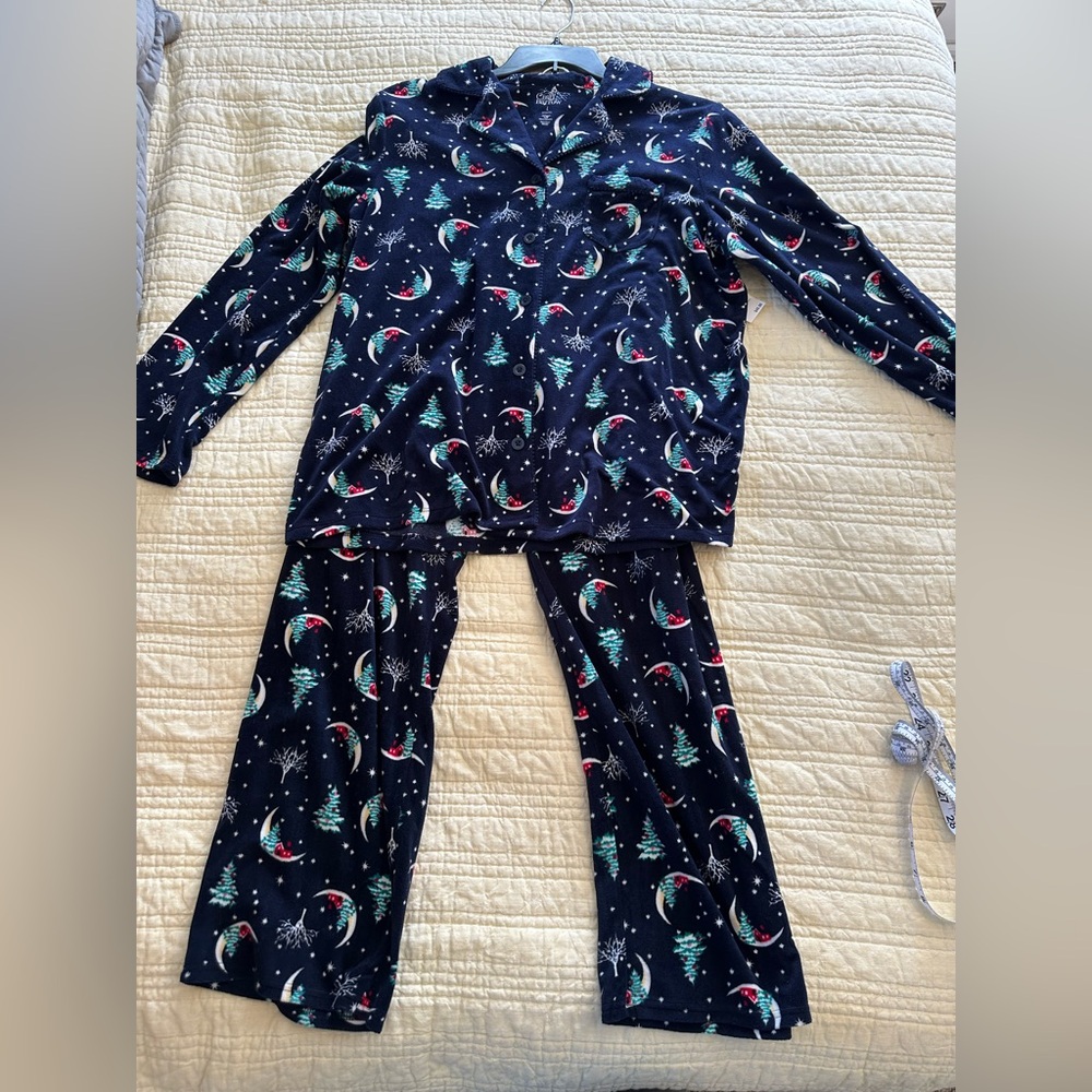 Croft & Barrow Women’s large  Pajamas - Festive Night Sky Design NWT